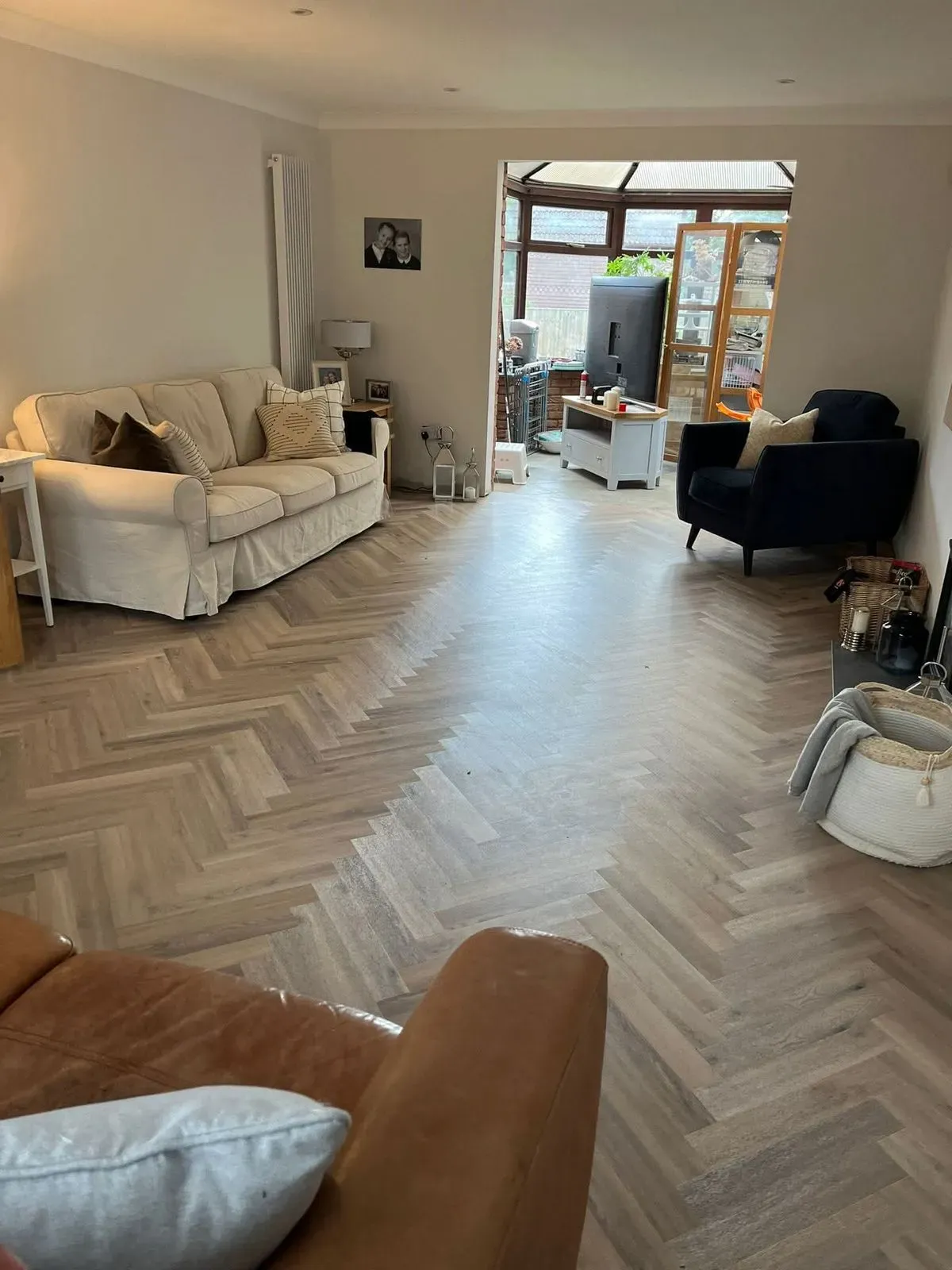 Customer consultation for laminate flooring design in Winchester