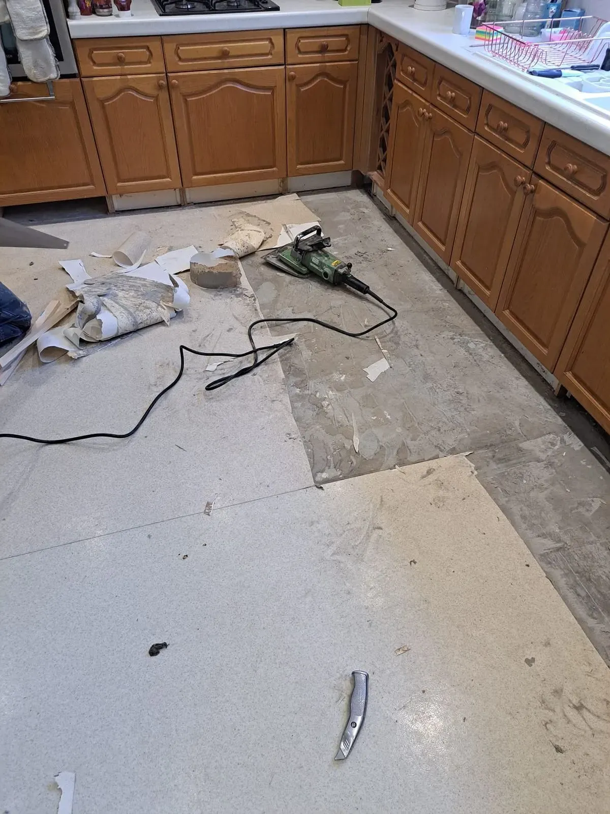 Local flooring expert discussing laminate options