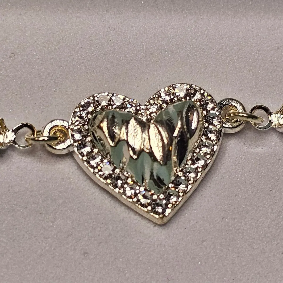 8223996882632-u5flt0q3q4teo170rxajd-HEART-BRACELET thumbnail image
