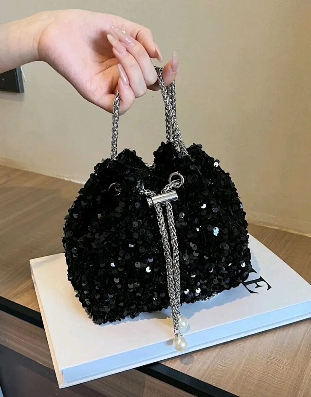 8224062978624-bhhiv76dm0ngo8uq71bbi-BLACK-SEQUINED-BAG-MODEL thumbnail image