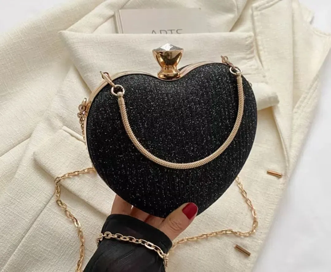 8224065790583-mahhi9fen7d25l2rt80xm-BLACK-HEART--GLITTER-BAG thumbnail image