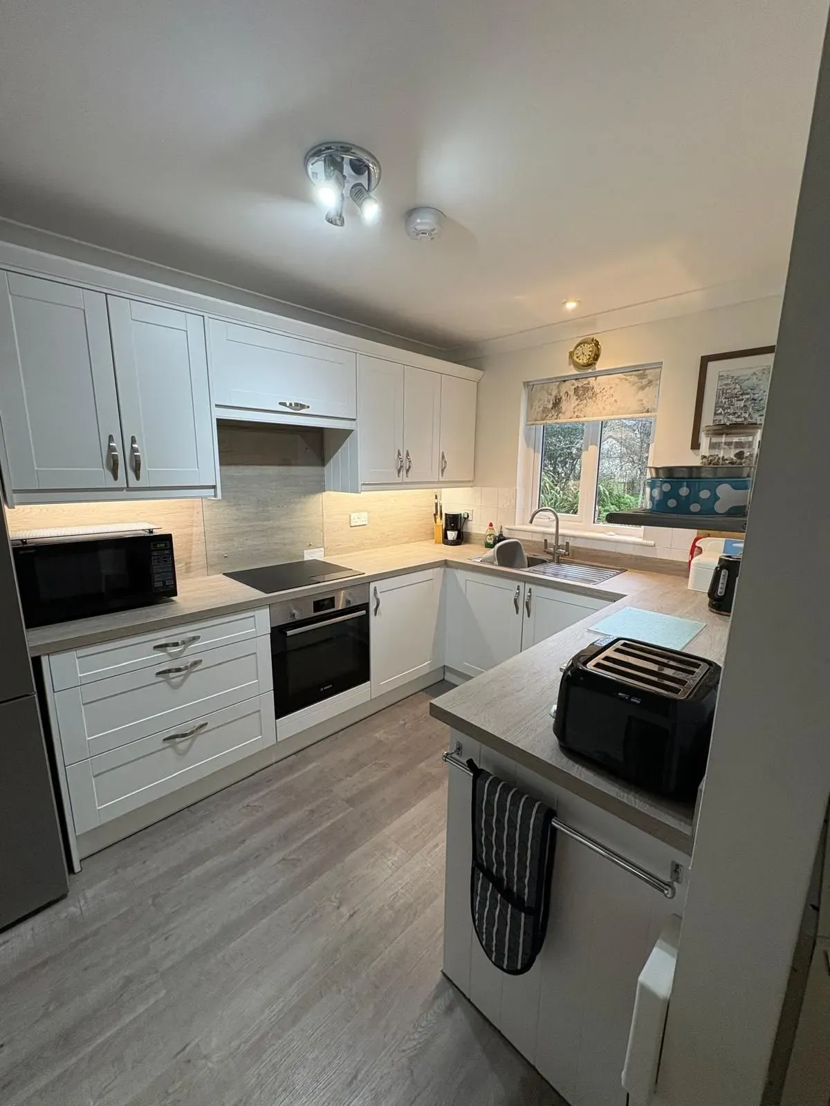 Kitchen cleaning image background image