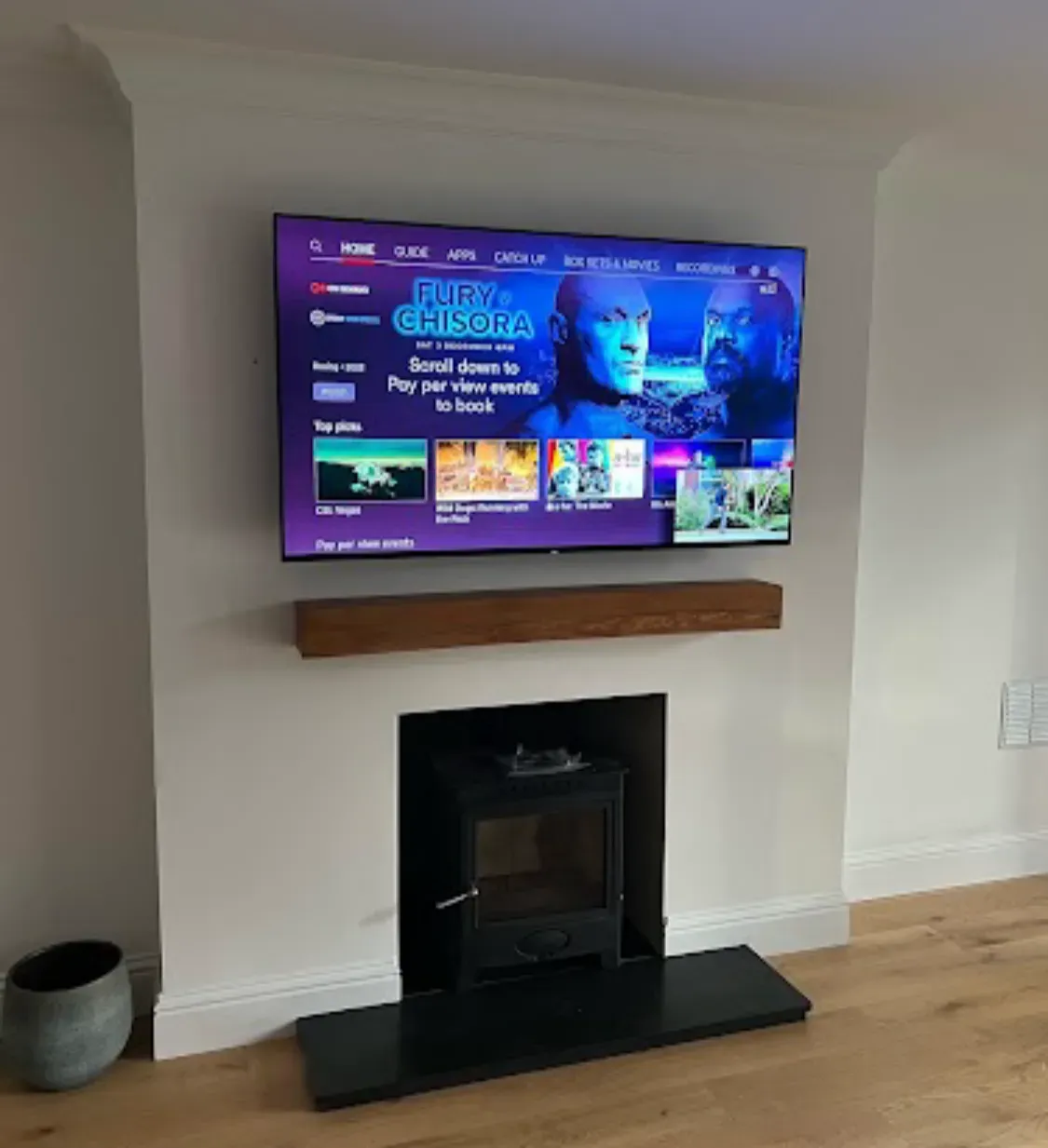 TV wall mounting image