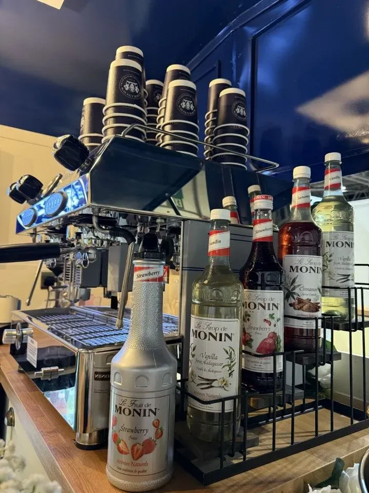 Pop-up coffee and champagne stalls image