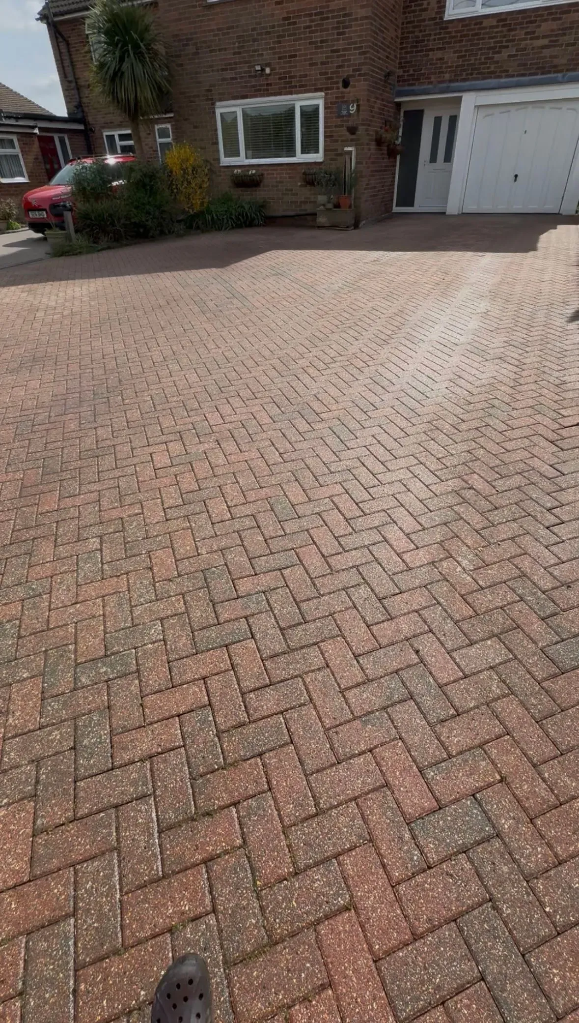 Driveway cleaning image background image