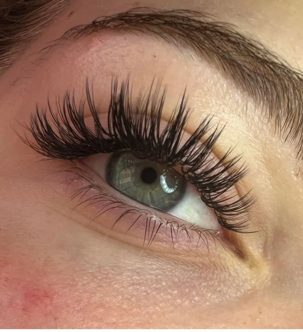 Eyelash Tinting image background image