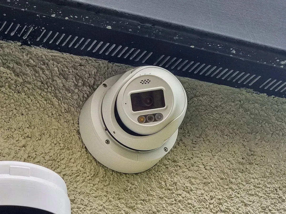 Smart vehicle & human recognition CCTV for a business