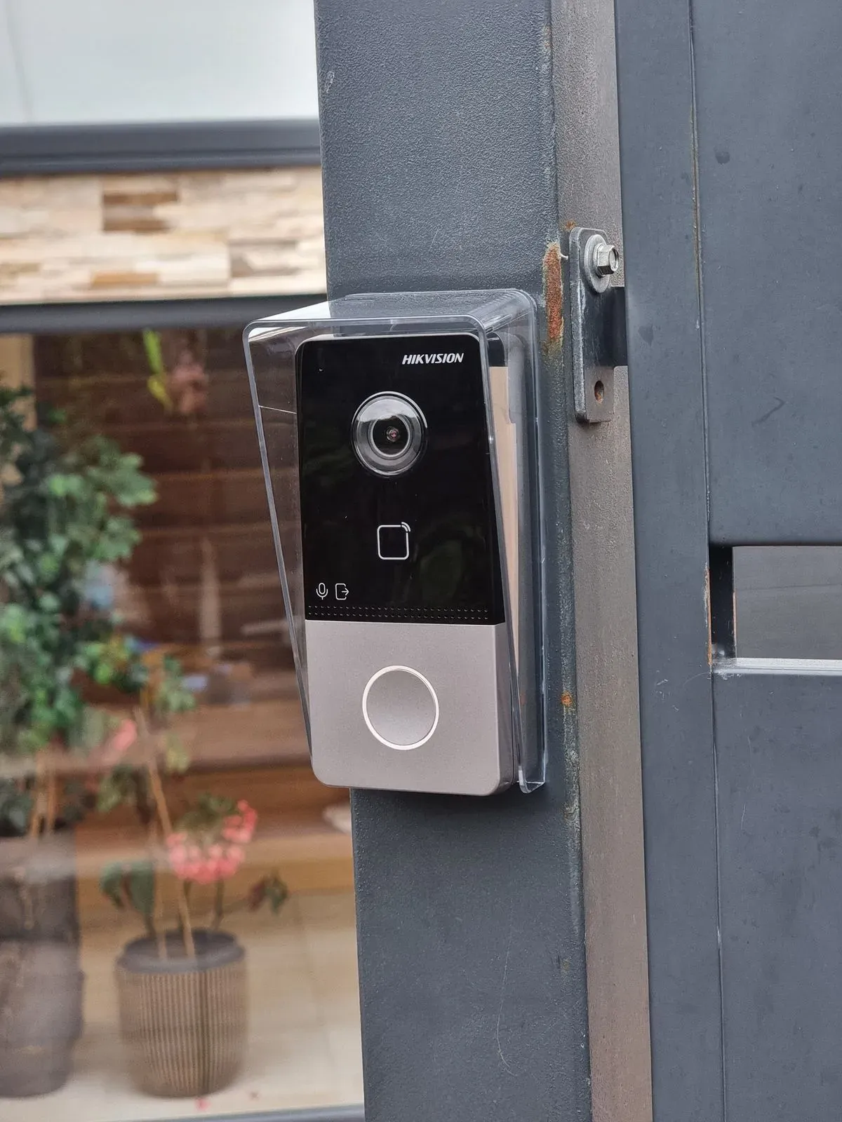 HD intercom with video and sound, also on mobile app