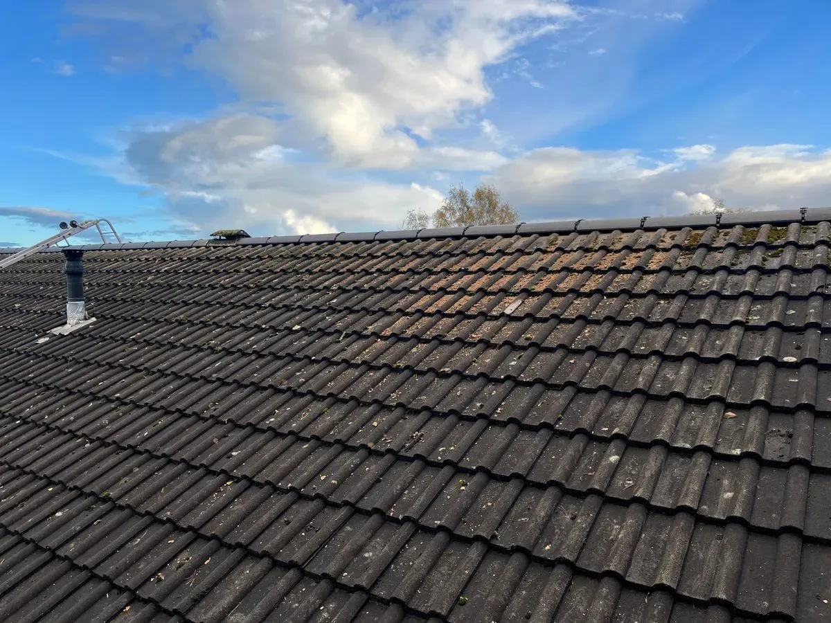 Roof repair image background image