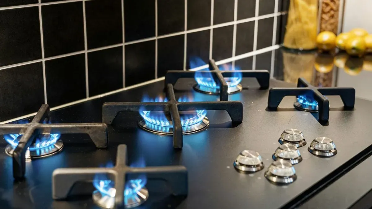 Grays home kitchen with a faulty oven