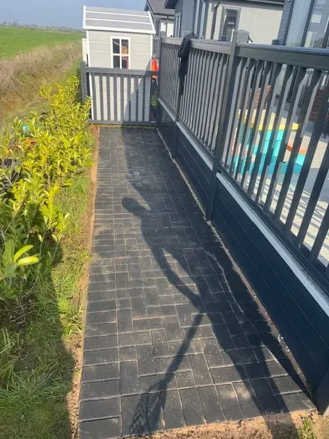 Modern porcelain tile patio in Billericay