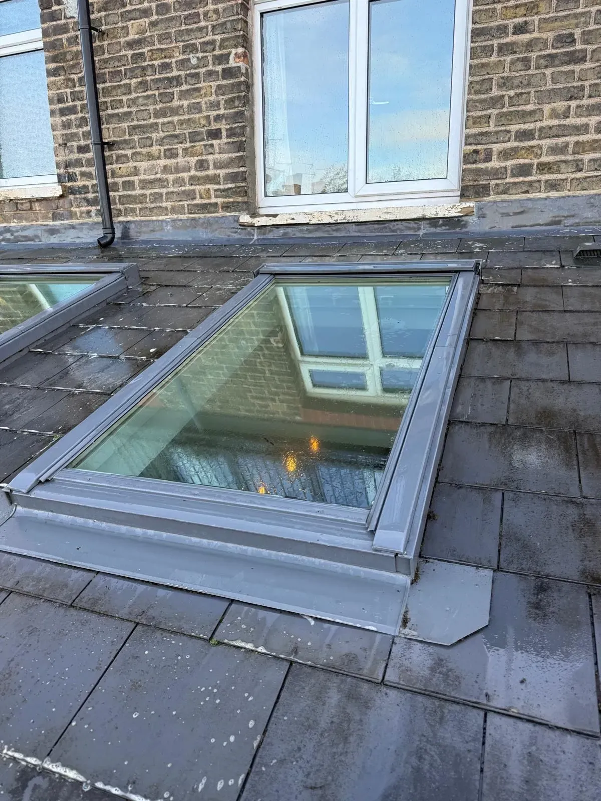 Solar panel Cleaning West Ealing image background image