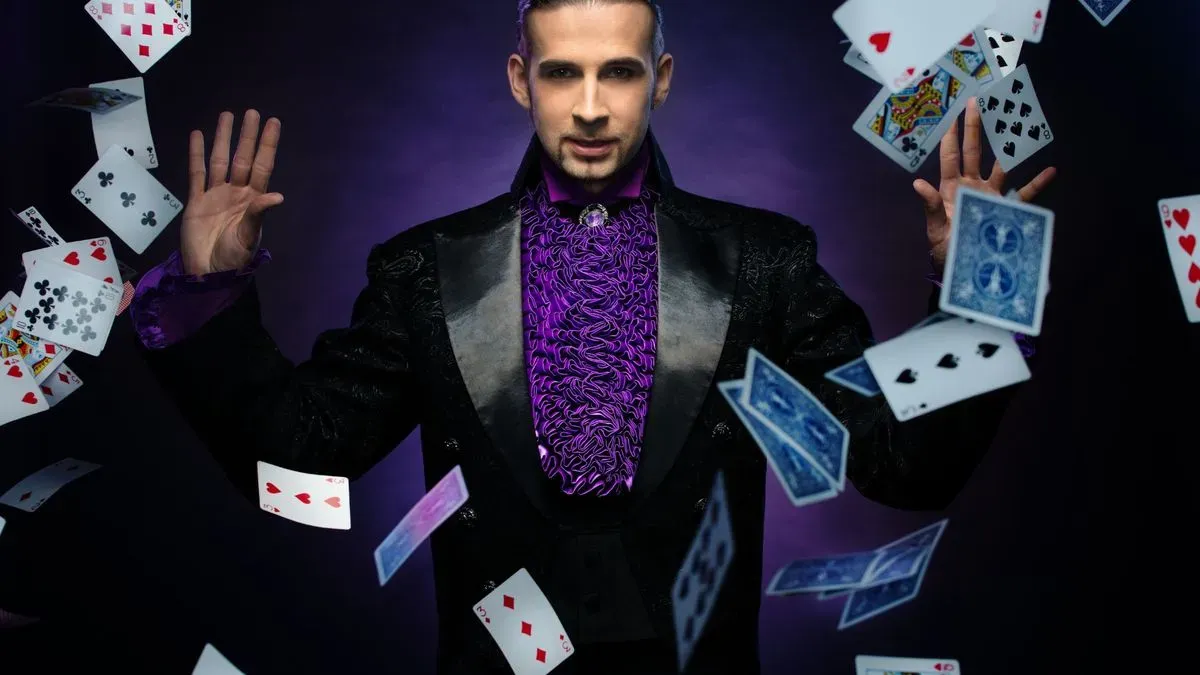 Closeup Magician in Edinburgh