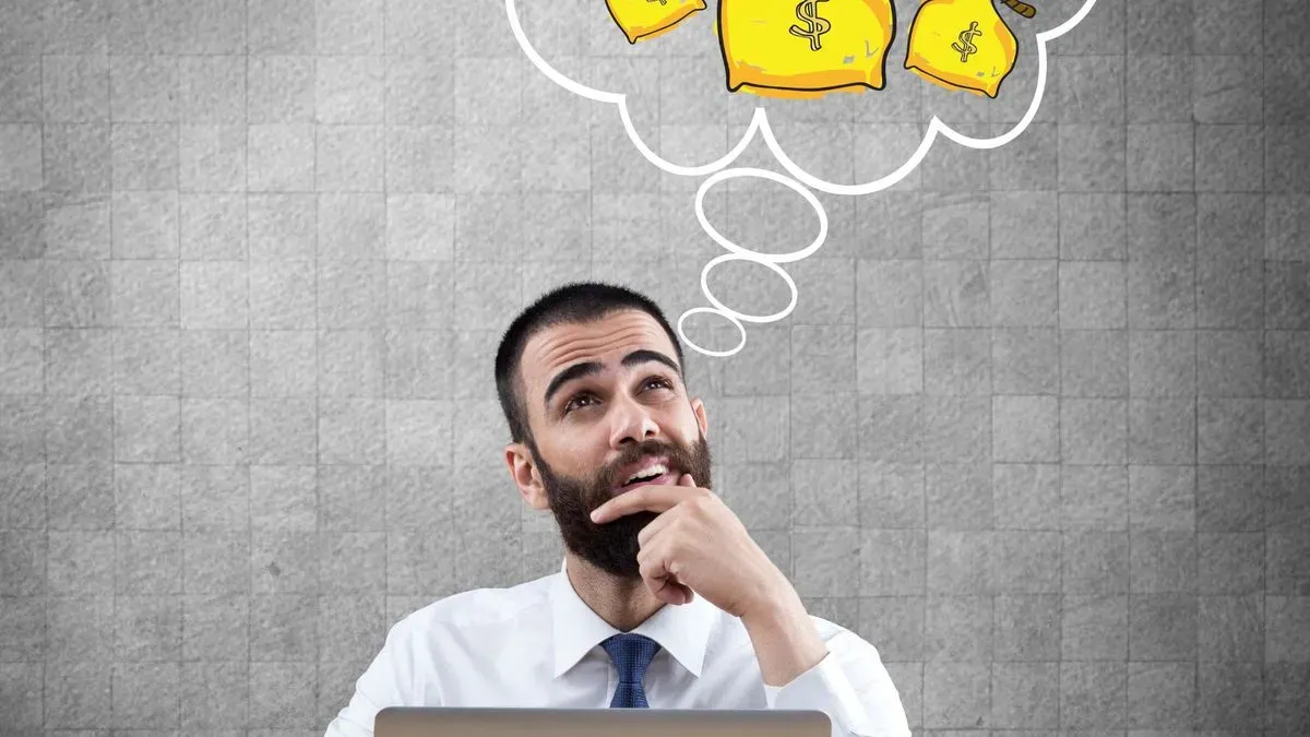 Entrepreneur meeting with mentor in local café