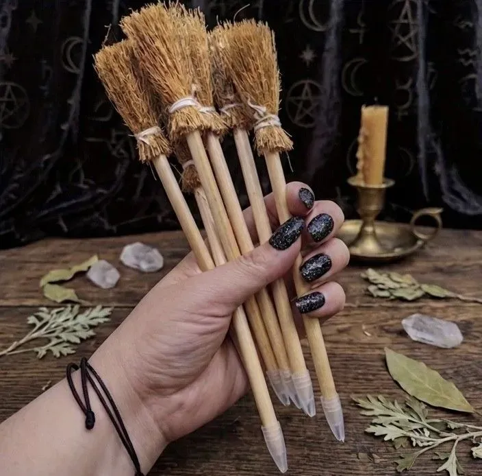 8216651990921-0ks2wt0intuxkc6apv406-Broomstick-pencils-2 thumbnail image
