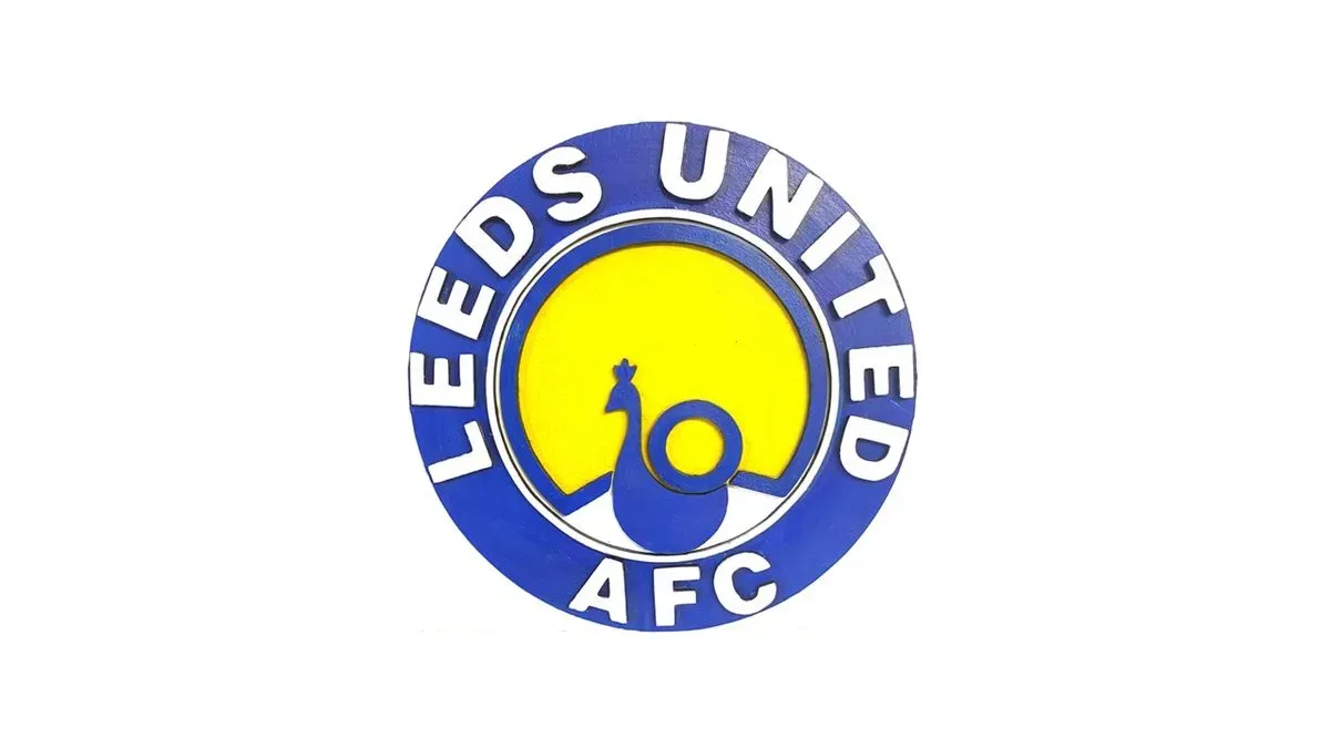 Own a Piece of Elland Road History: The Vintage 1980–1984 ‘Peacock’ Wall Badge thumbnail
