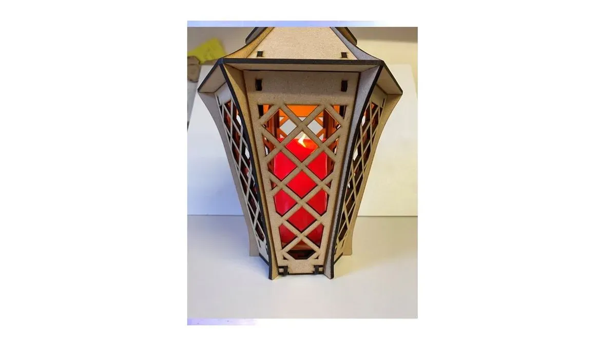Carrage Lantern thumbnail image