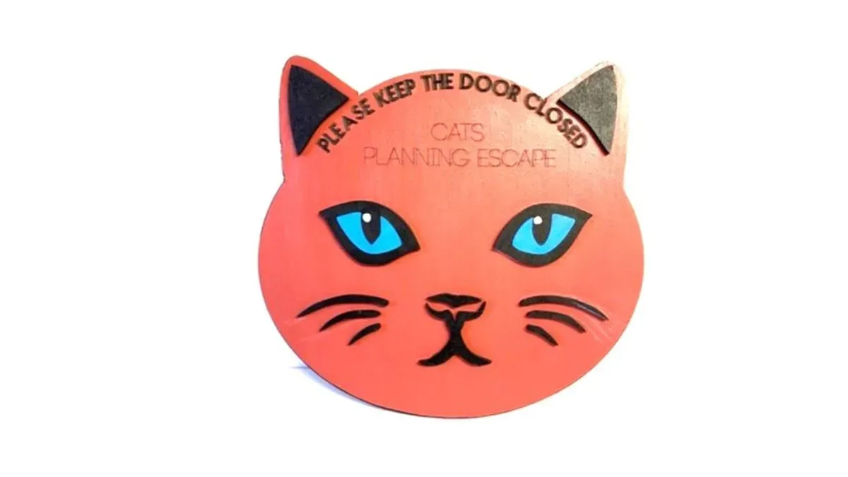 Cat escape red thumbnail image