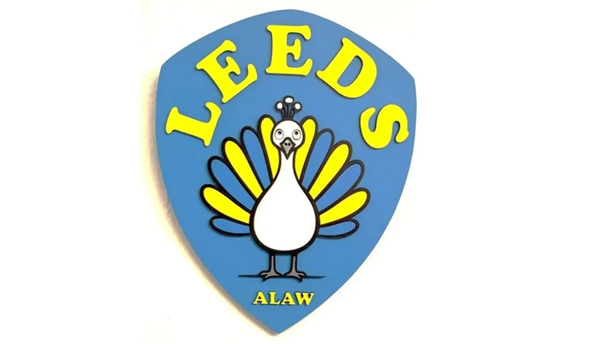 Handmade - Leeds United Peacock Wall Plaque Handmade Plywood Football Fan Decor Gift Sign Hanging Art thumbnail