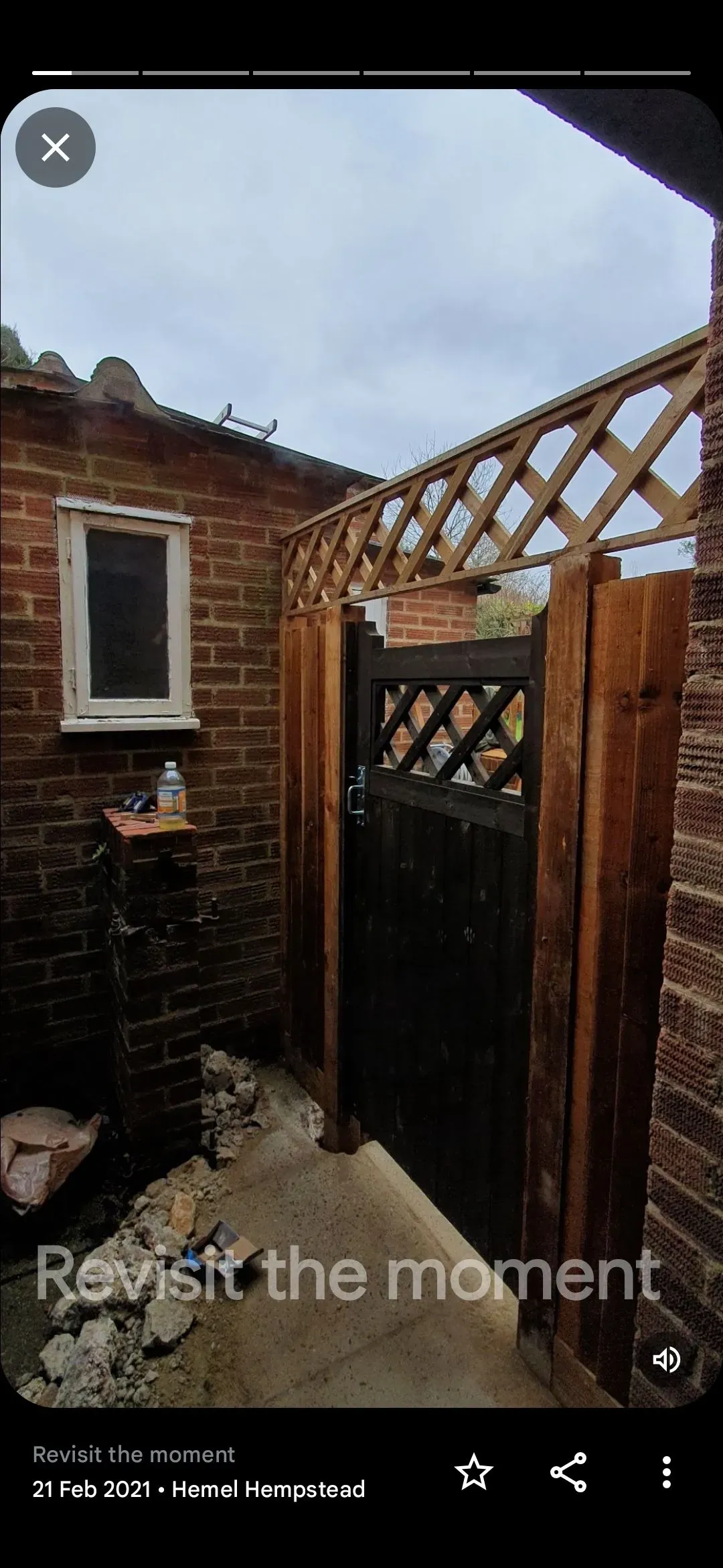 Domestic fencing installation image background image