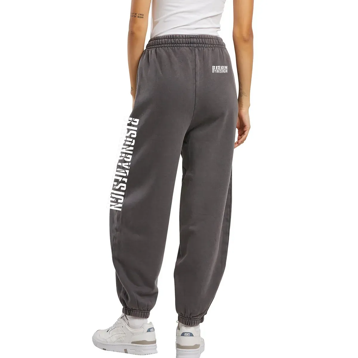 BisonByDesign Women's Vintage Sweatpants Magnet Grey Model thumbnail image