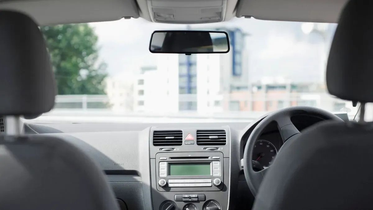 Refresher Driving Lessons image background image
