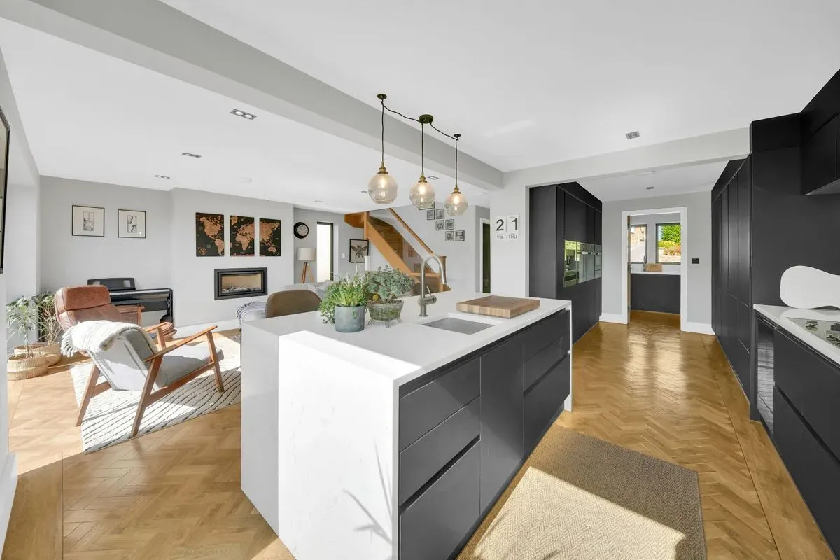 Descriptive text for the image