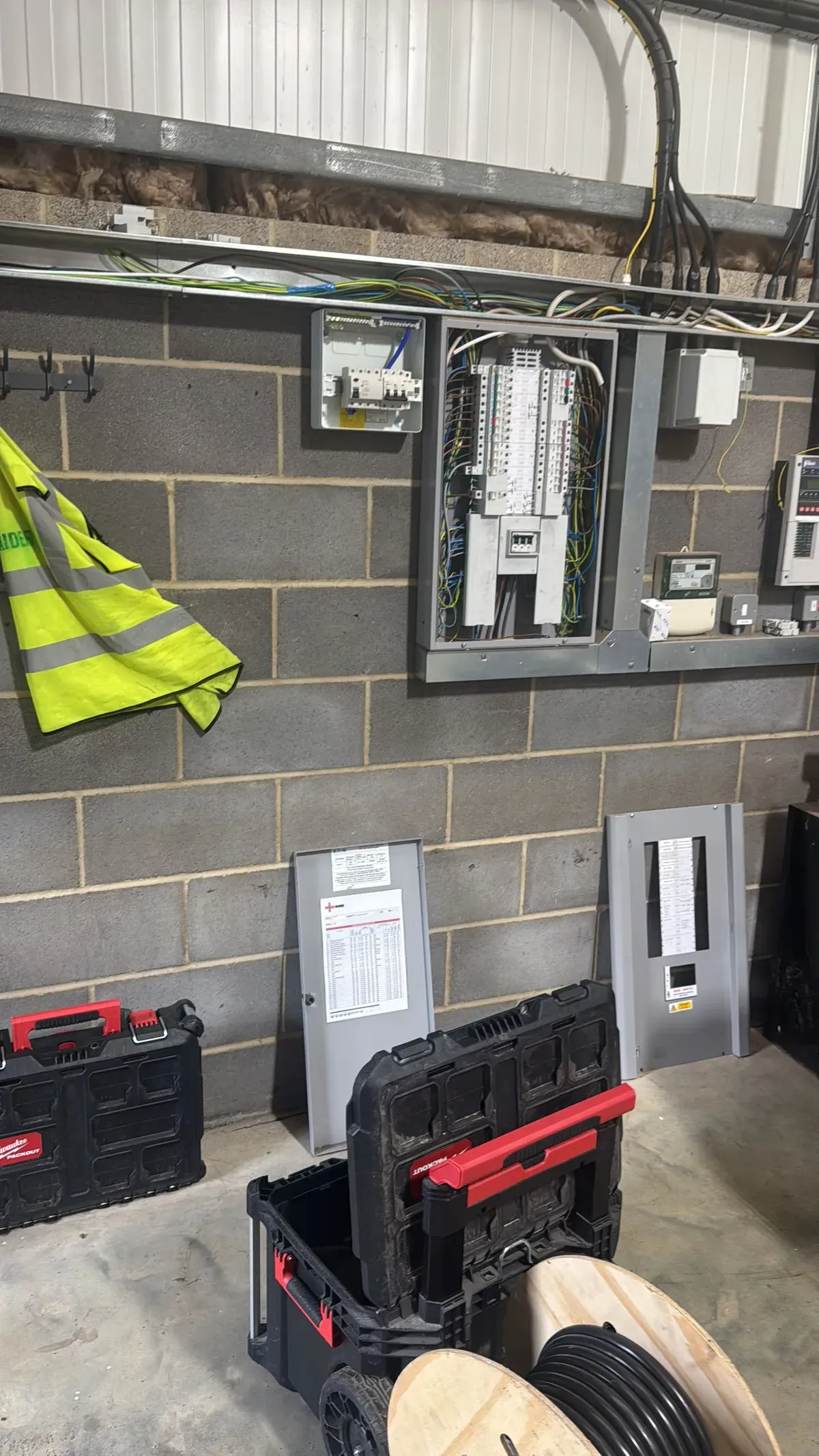 Electrical installation image background image