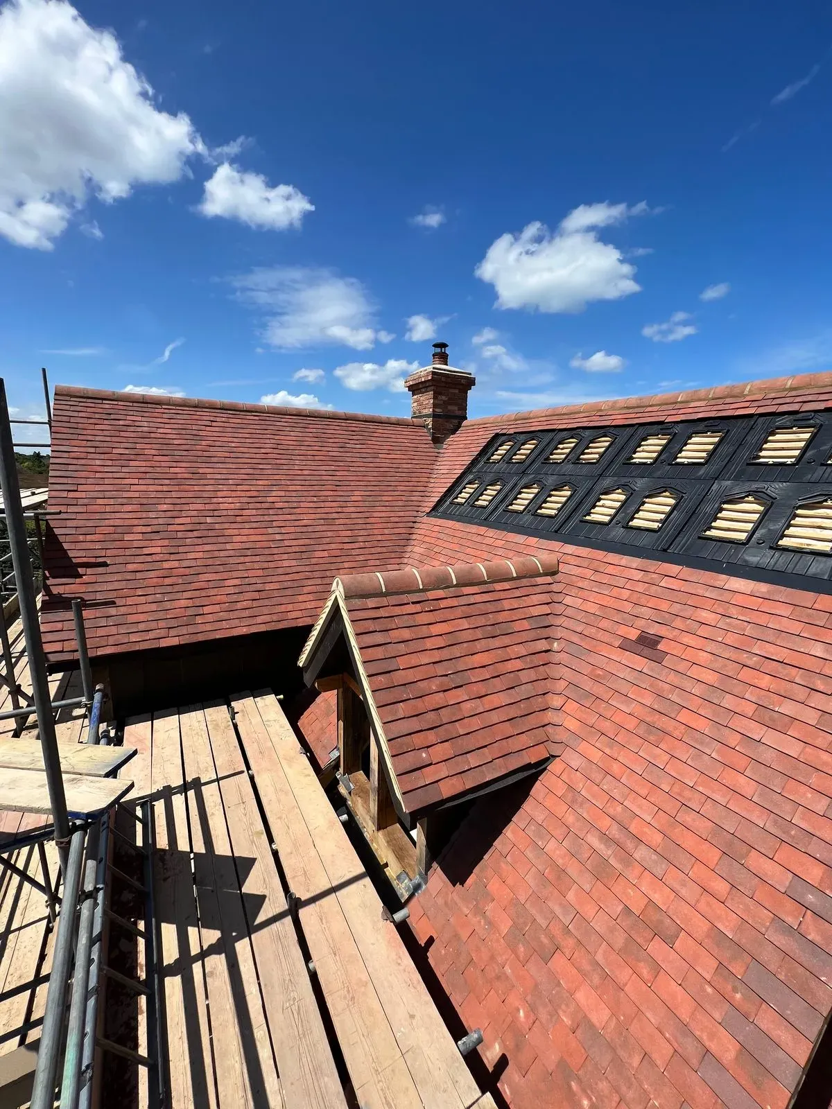 Roof inspection image background image