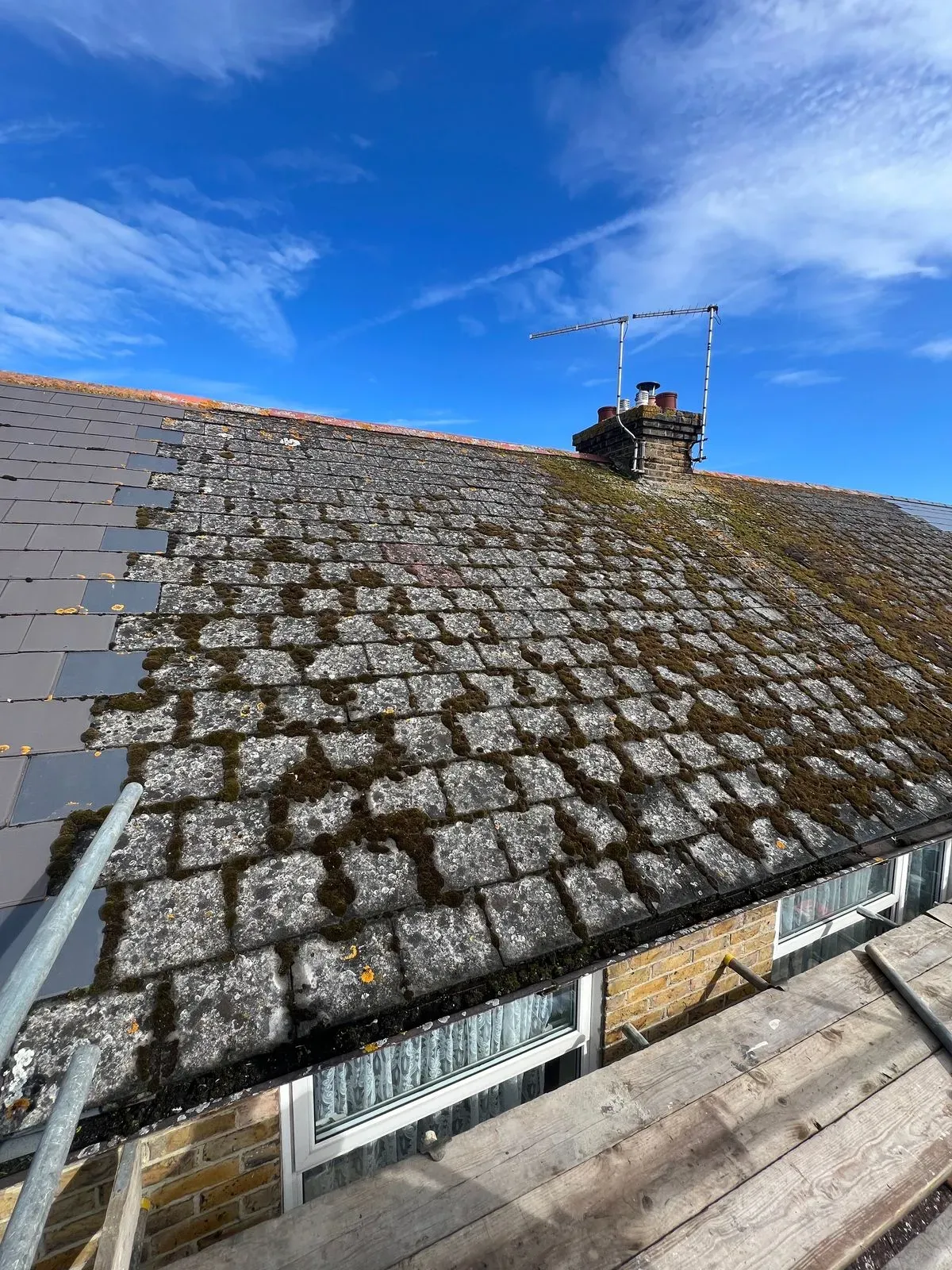 Roof repair image background image