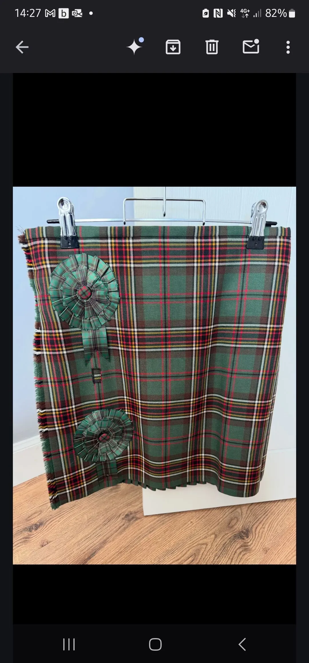 Bespoke kilt-making services image background image