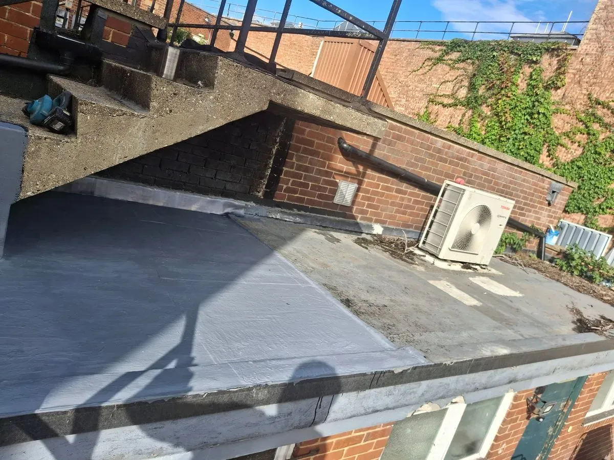Flat roofs repairs image background image