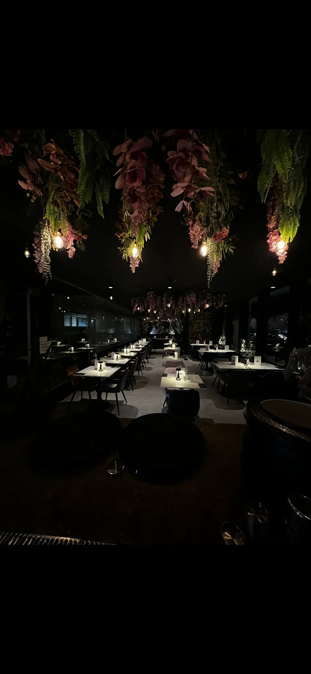 Fine dining image