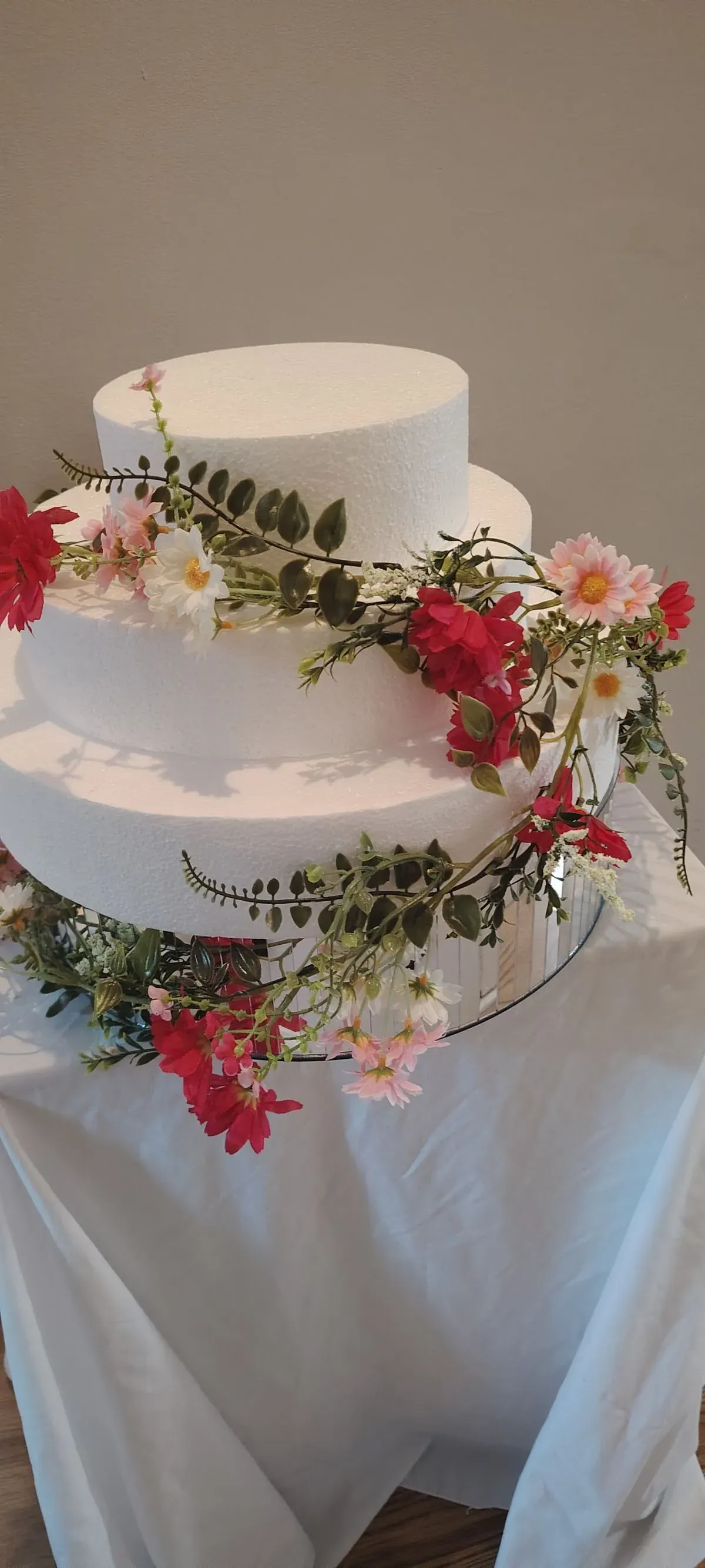 vy duty mirrored Cake Stand Hire me for just £20