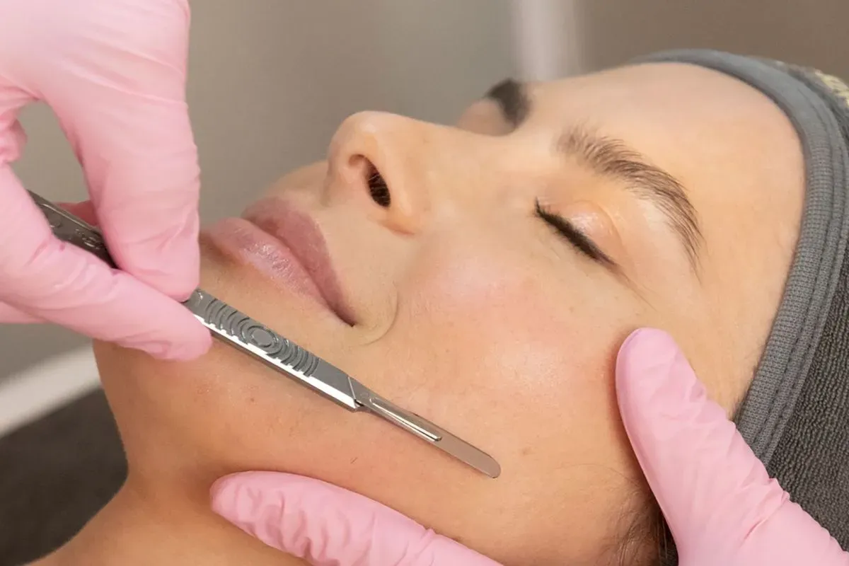 Dermaplaning image background image