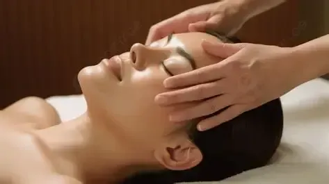 Relaxing face massage in Trouton