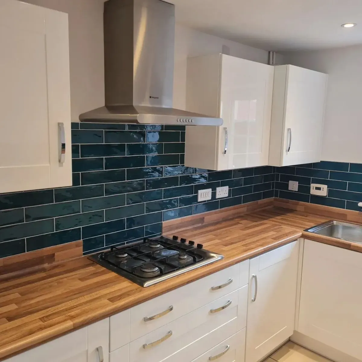 Kitchen Tiling image background image