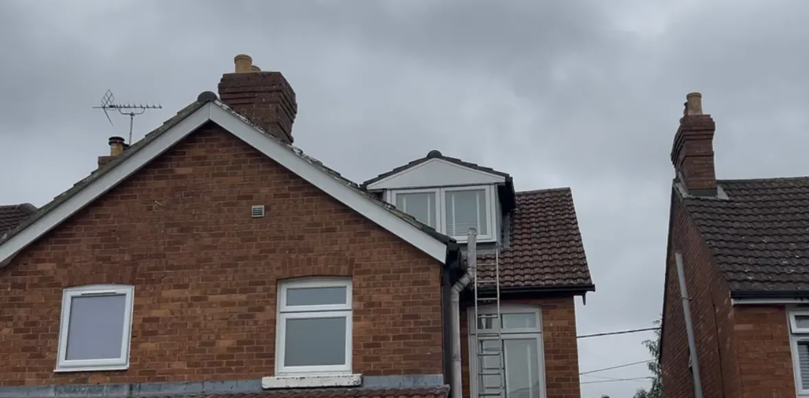Roof inspection image background image