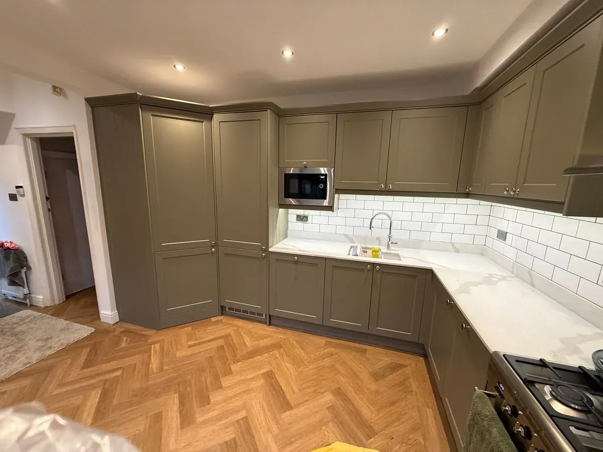 Wall tiling and splashbacks image background image