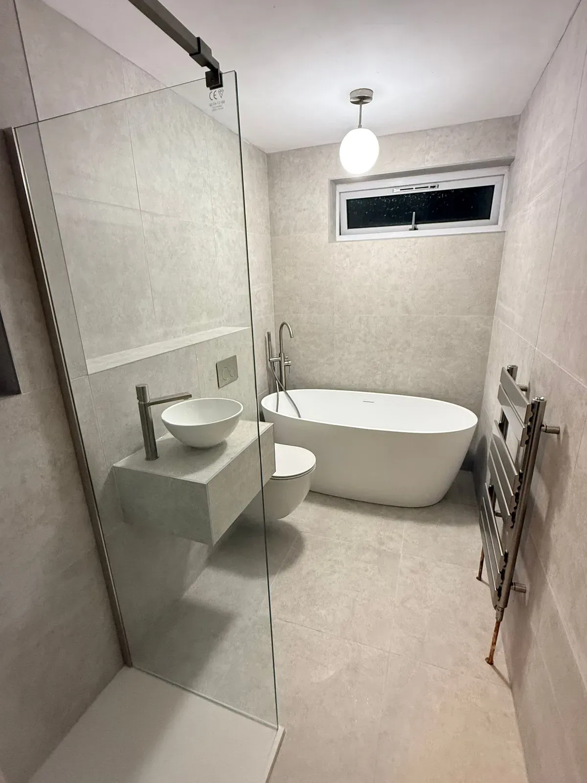 Bathrooms image background image