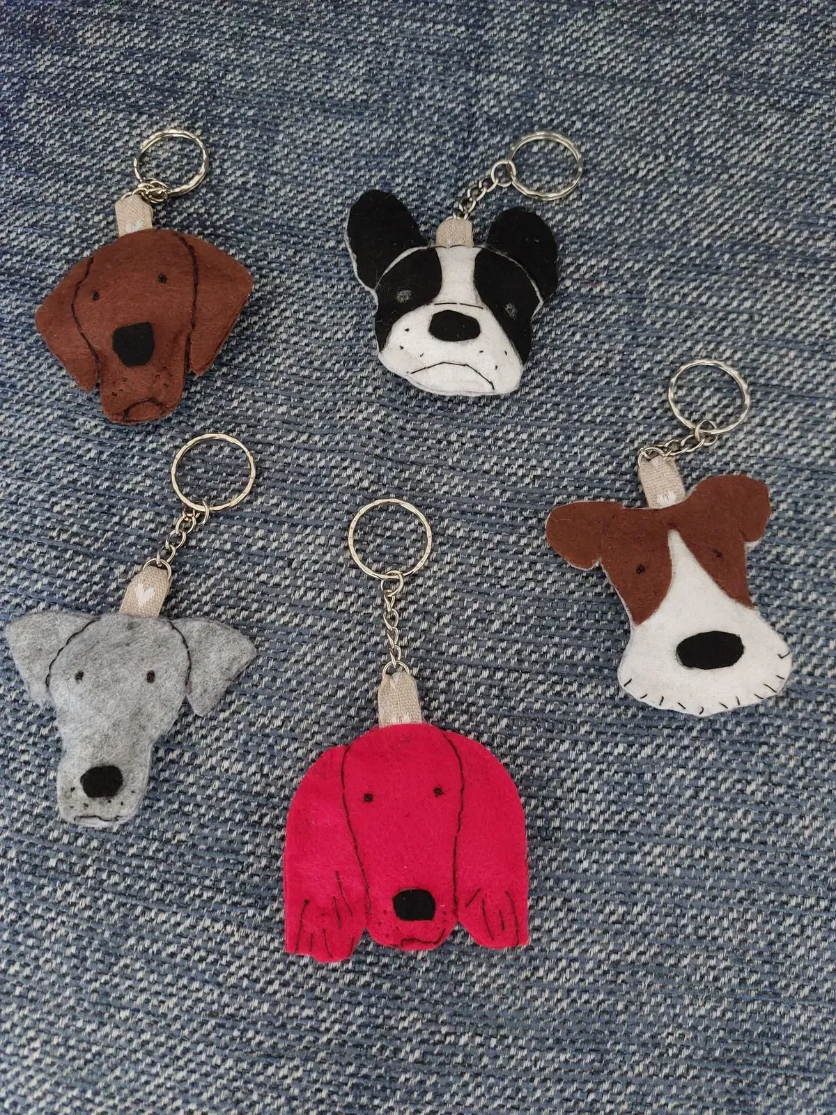 8225124041296-z5bgvib2cej4ihpj3wi5k-red-setter-greyhound-pug-great-dane-wire-fox-terrier--dog-image thumbnail image