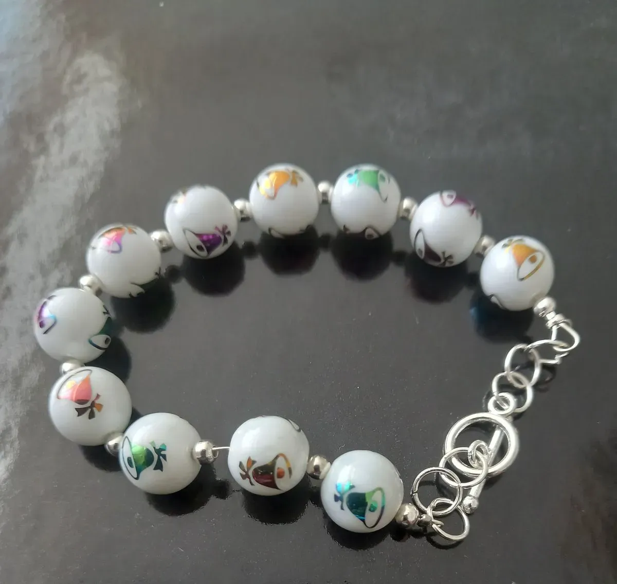 bell- bracelet-white-resin-silver-clasp