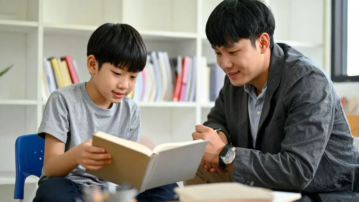 BrightStartTutoring maths tutor explaining concepts in New Malden