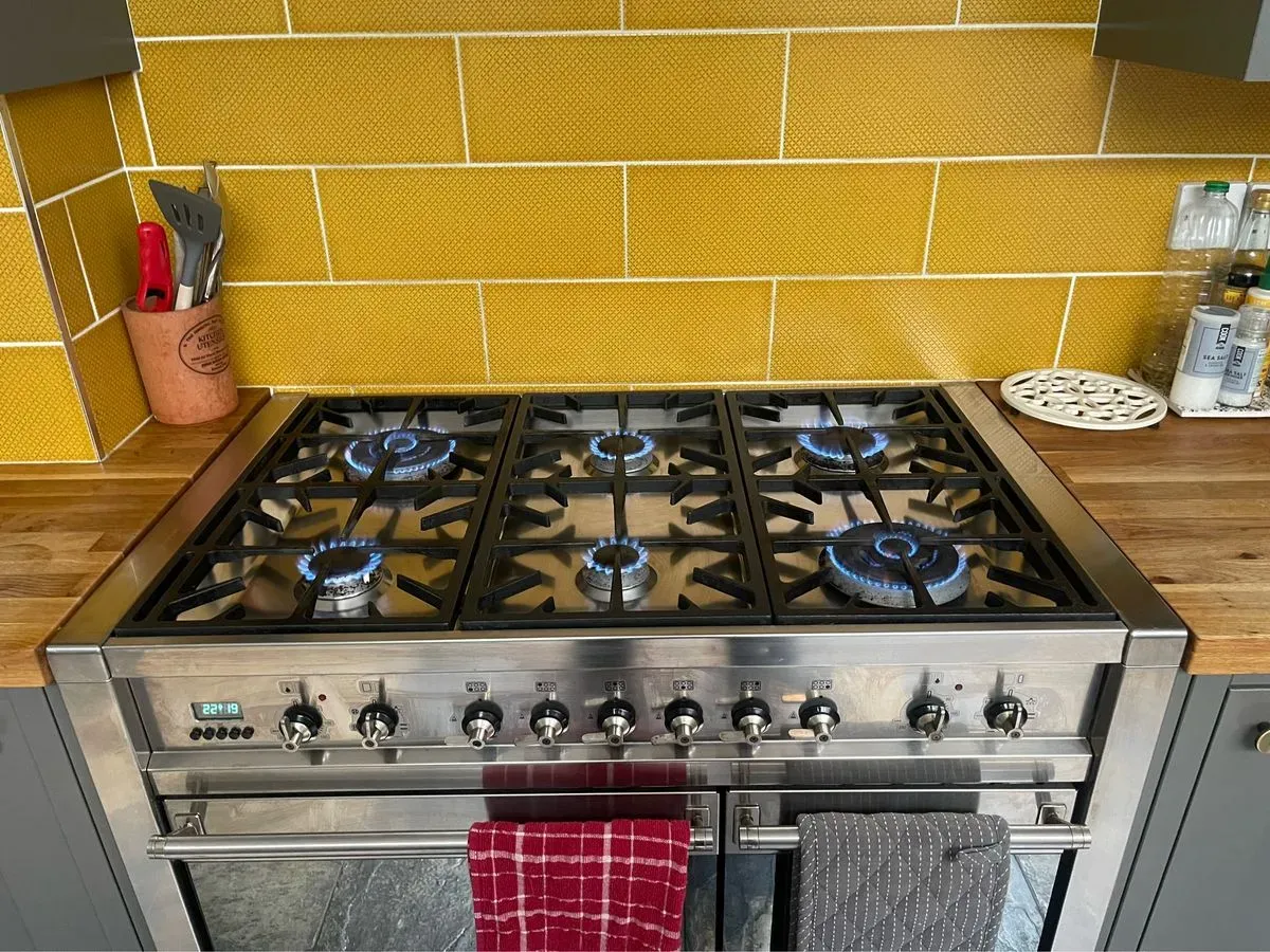 Gas appliance installation image background image