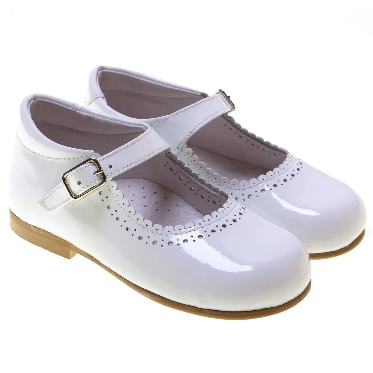 8221991273114-zdb7cp39voq8z9pvnnihb7-GIRLS-WHITE-PATENT-MARY-JANE-SHOES-1161-2 collection background image