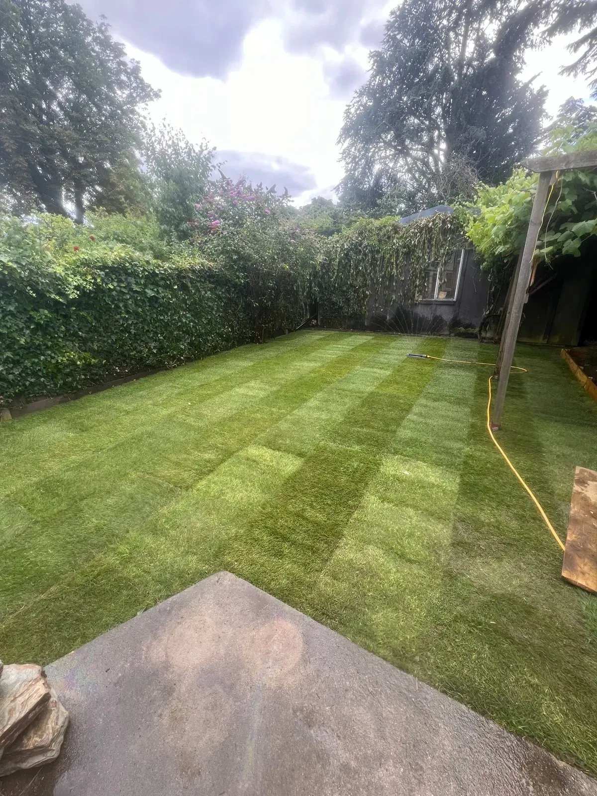 <h3><span style="color:white">Lawn mowing</span></h3> image background image