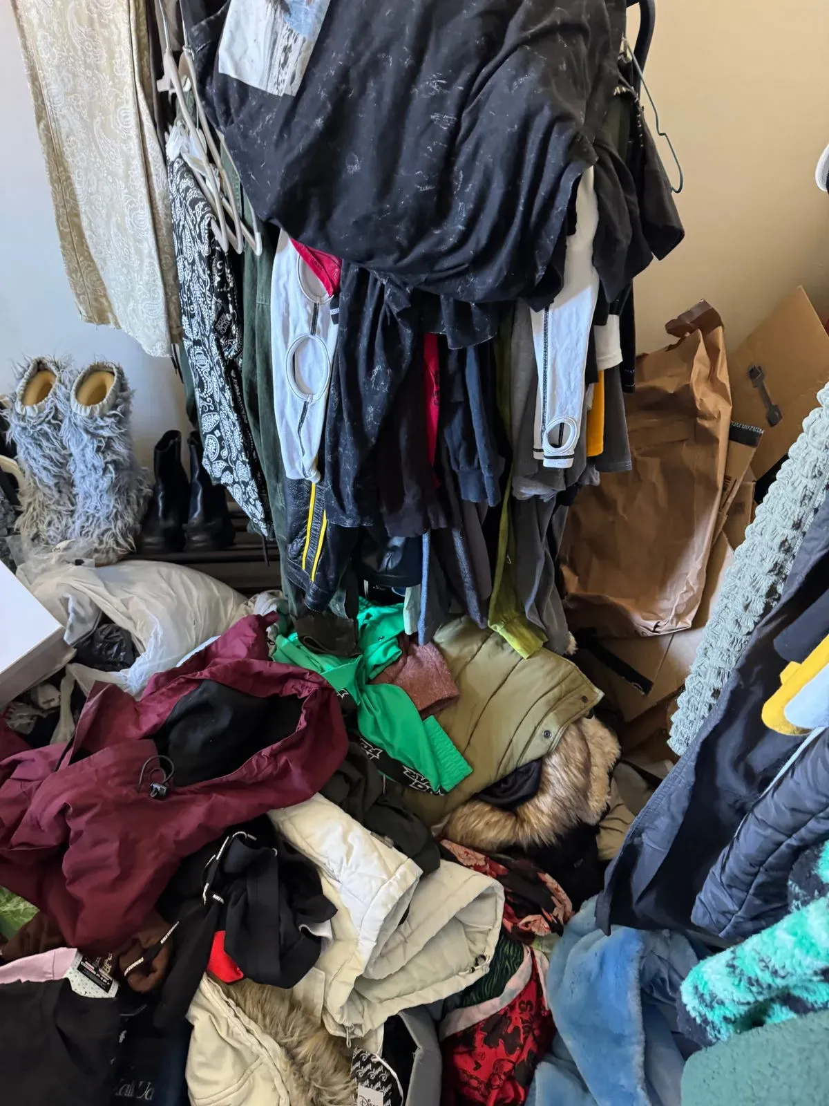 Decluttering Services image background image