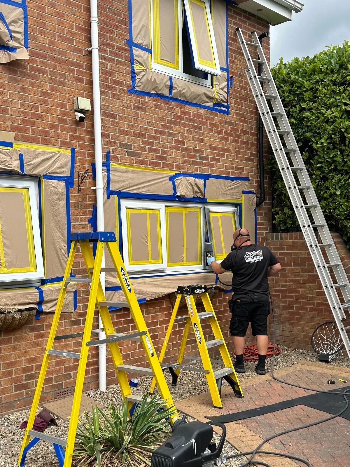 Window Spraying image background image