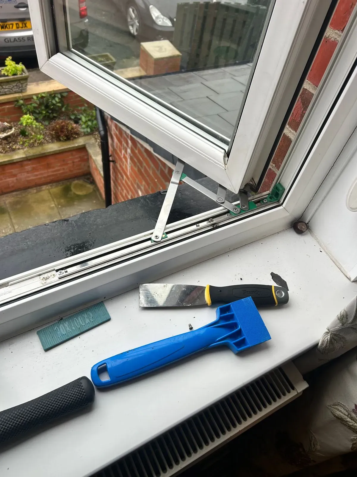 All aspects of window and door repairs locks hinges handles letterboxes replacement panels image background image