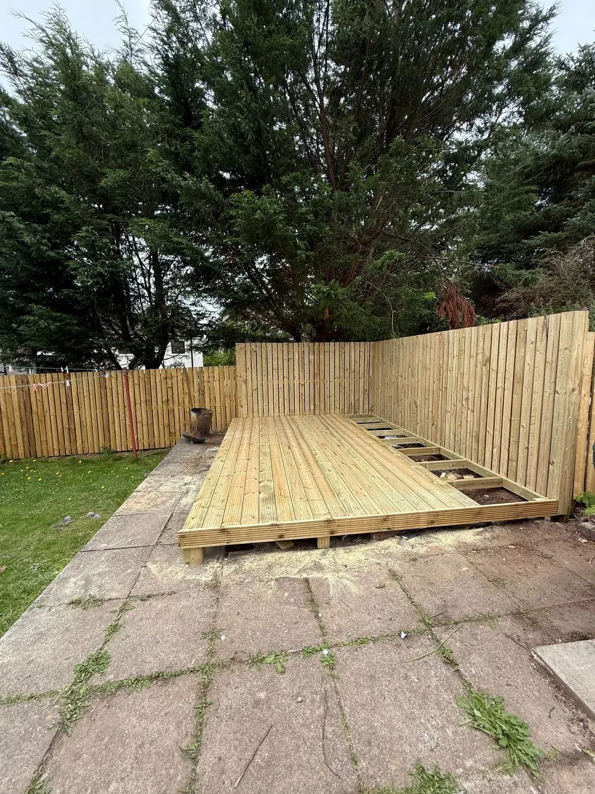 Decking, Fencing, Slabbing, Monoblocking, Full Garden Renovation, Indian Sandstone, Brickwork, Kerbing, Artificial Grass, Steps image background image